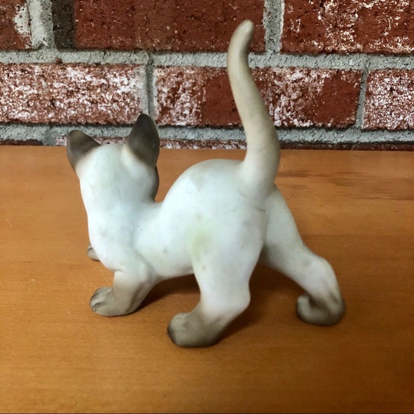 Siamese Kitten (Kitty Cat) China Figurine - Picture 3 of 7